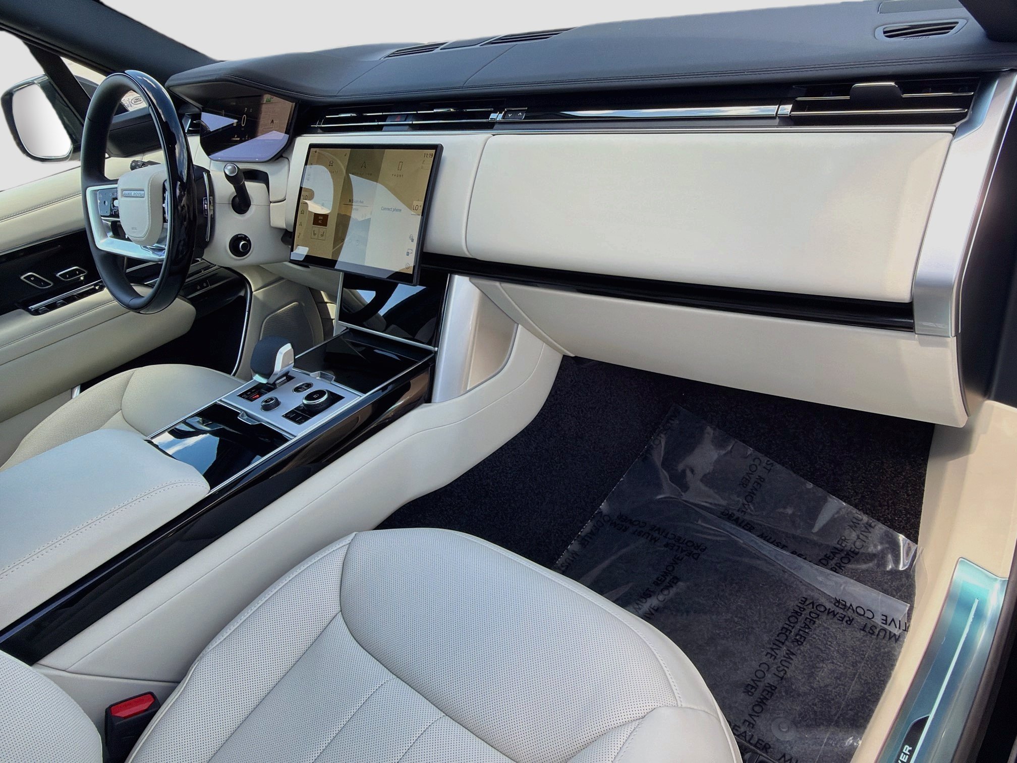 New 2027 Santorini Black LAND ROVER SE image 15