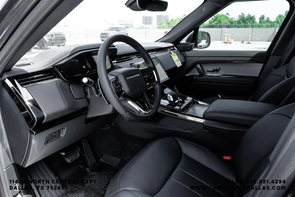 New 2026 Carpathian Gray Land Rover SE image 2