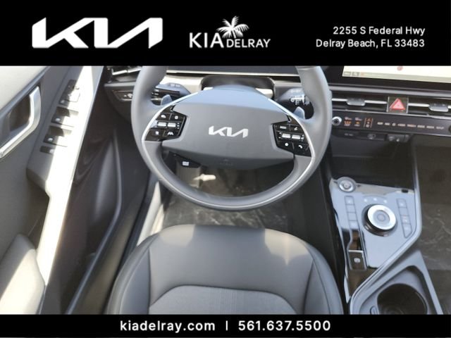 New 2026 Snow White Pearl Kia WIND image 12