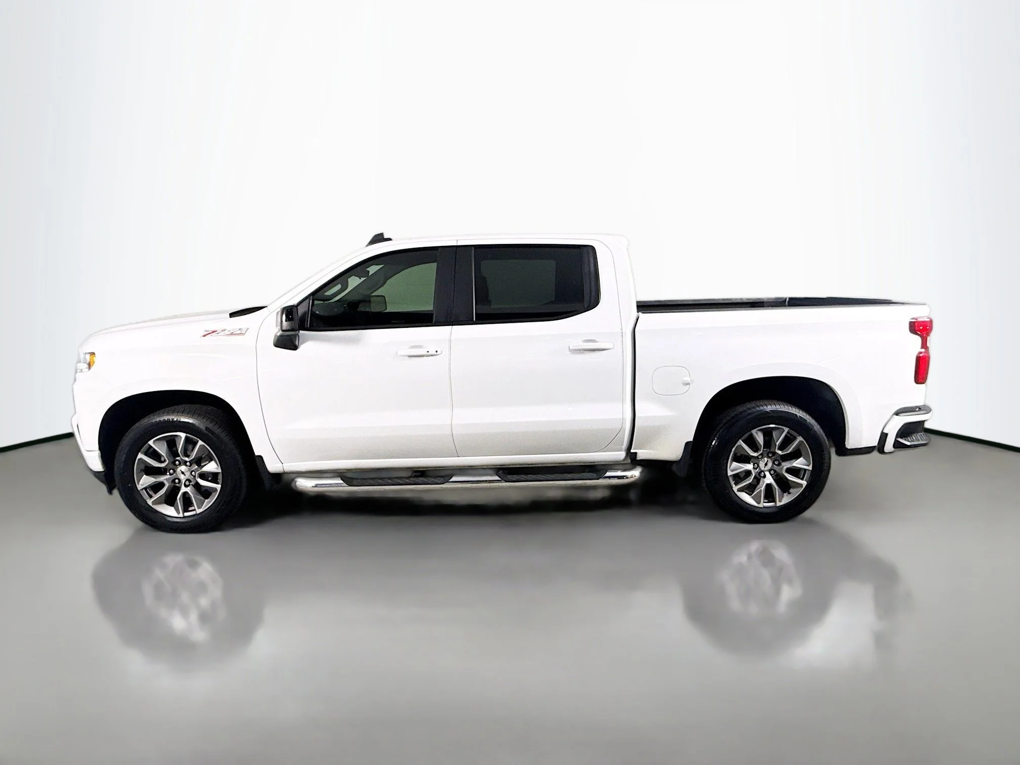 Used 2022 Summit White Chevrolet RST image 4