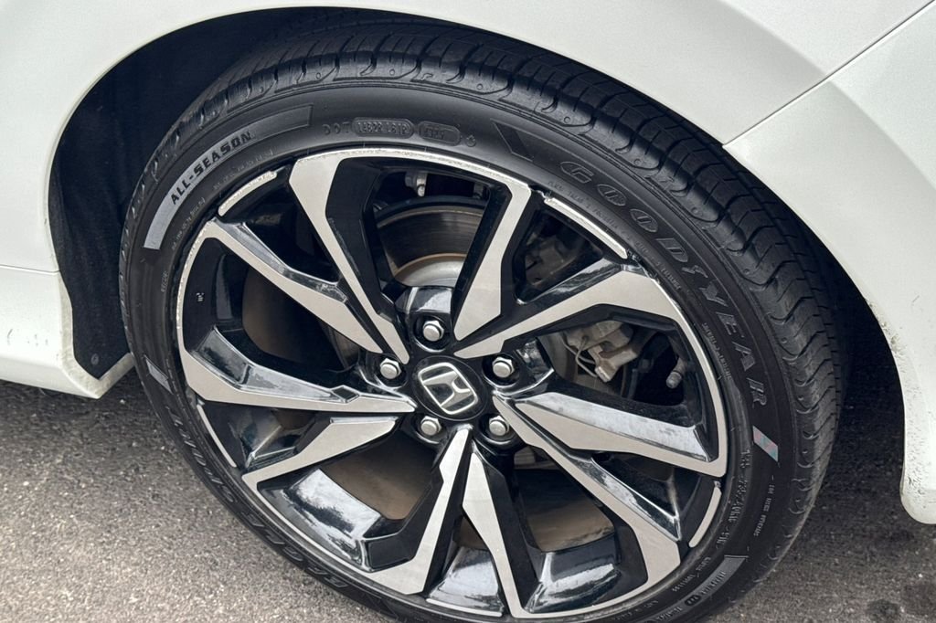 Certified Used 2019 White Orchid Pearl Honda Si image 4