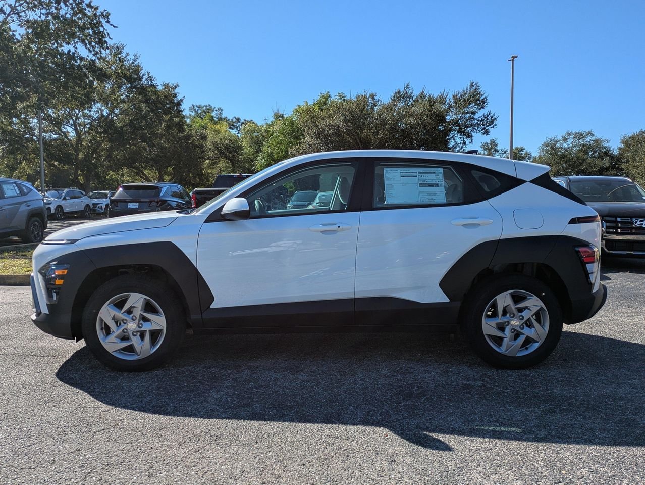 New 2027 Atlas White Hyundai SE FWD image 8