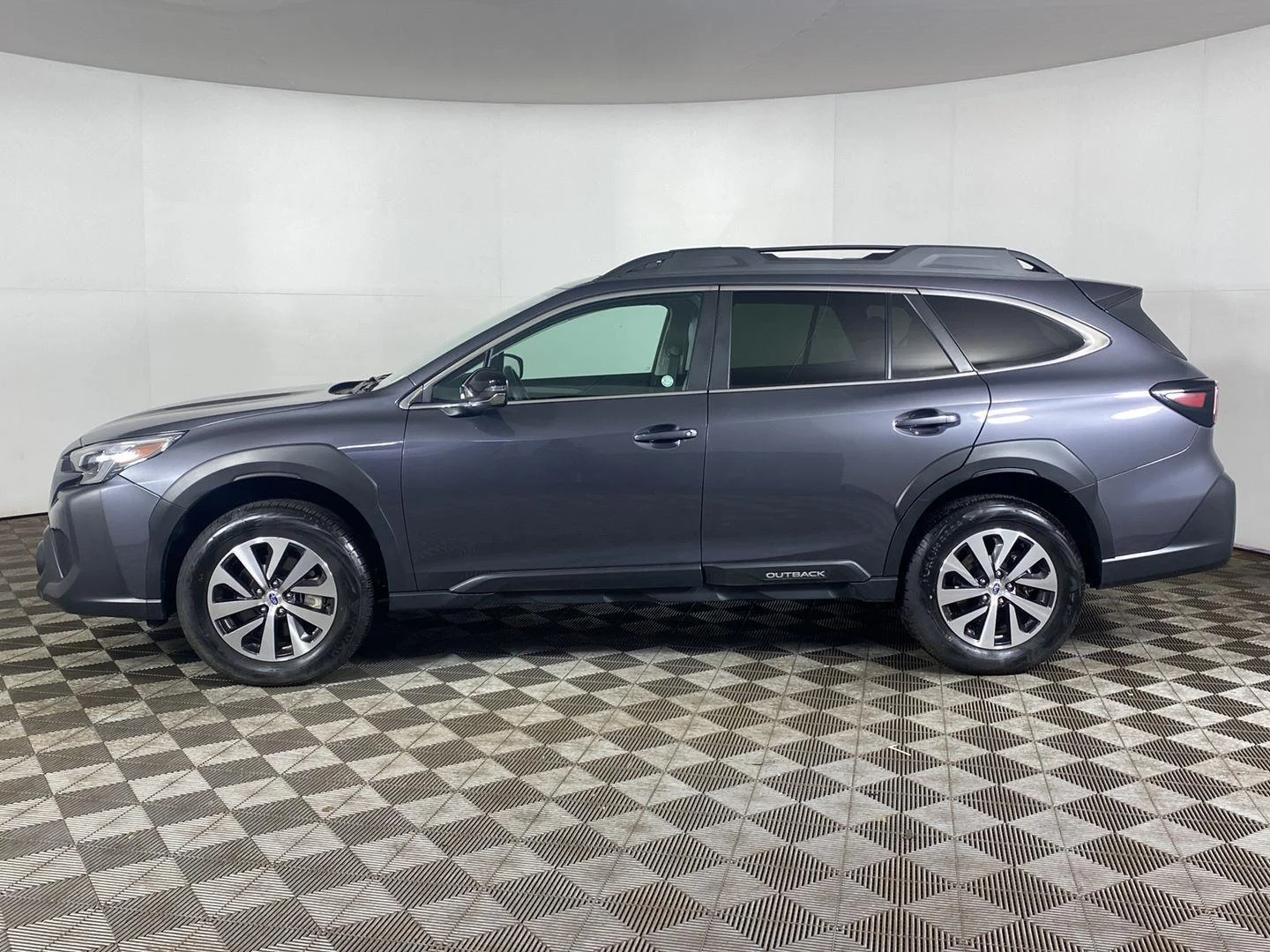 Used 2025 Magnetite Gray Metallic Subaru Premium image 9