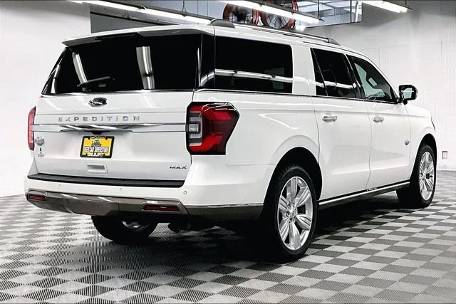 Used 2024 Star White Metallic Tri-Coat Ford King Ranch image 14