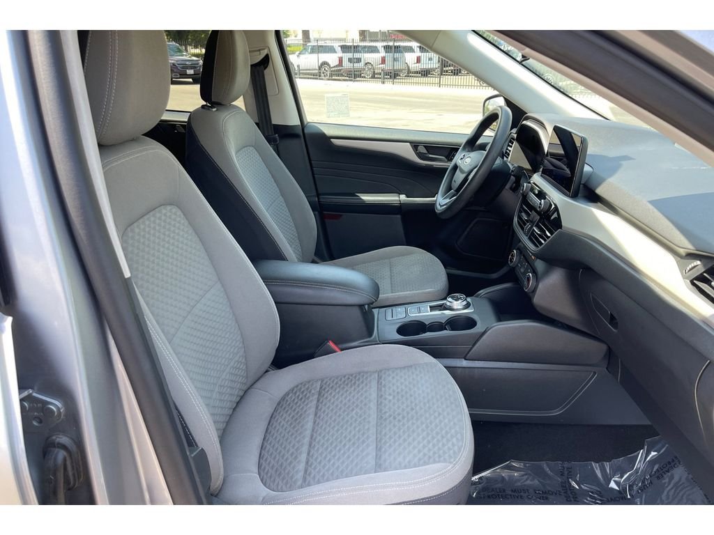 Used 2022 ICONIC SILVER Ford SE image 20