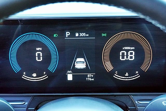 Used 2026 White Hyundai SEL Sport image 31