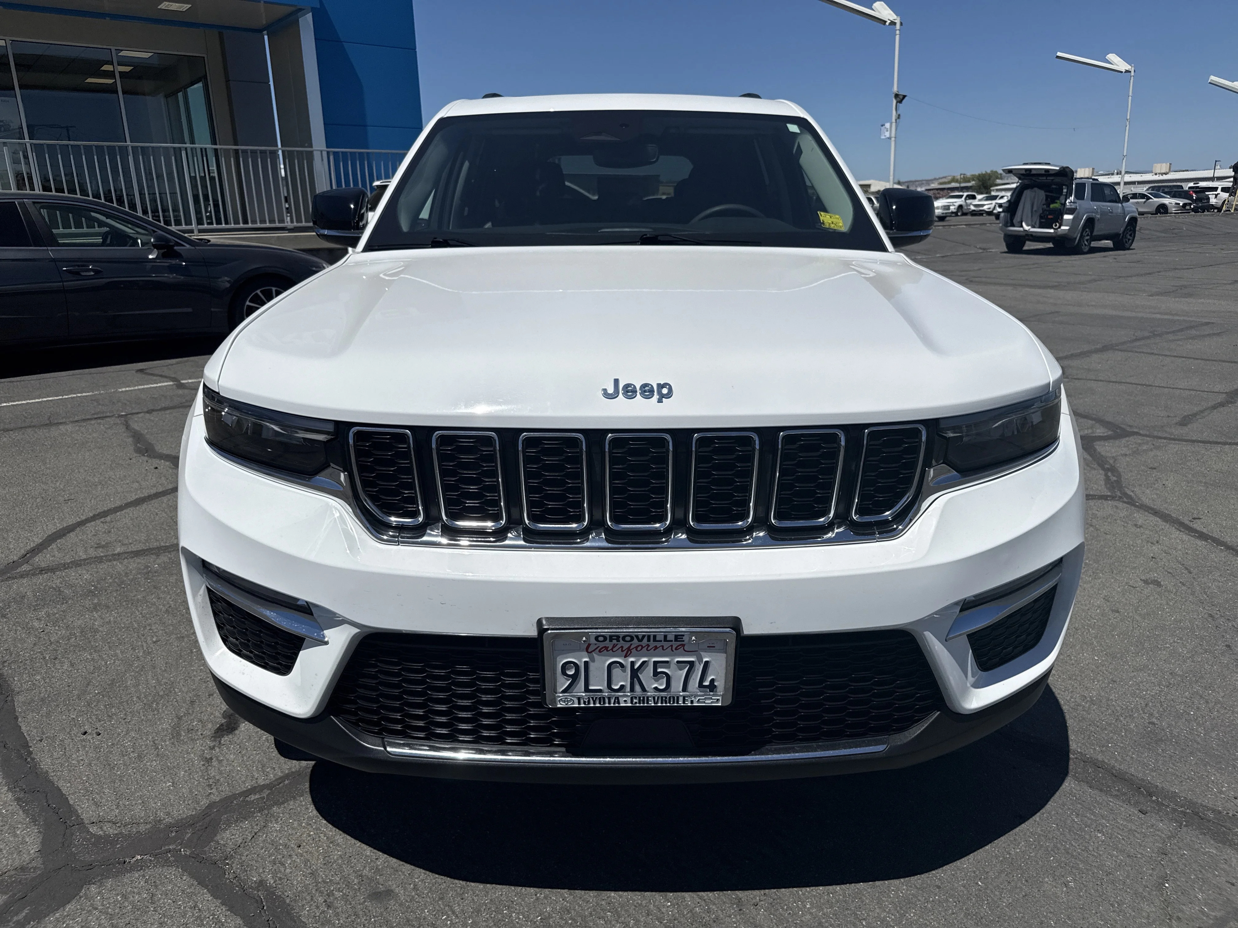 Used 2024 Bright White Clearcoat Jeep  image 8