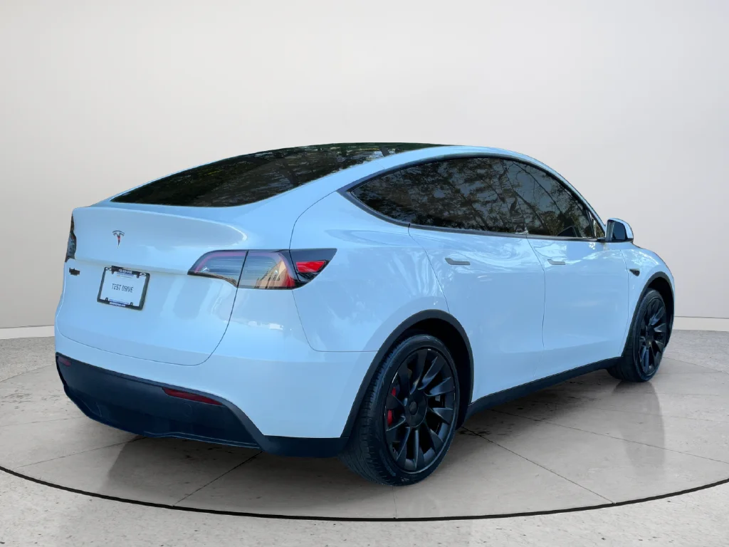 Used 2024 White Tesla Long Range image 8