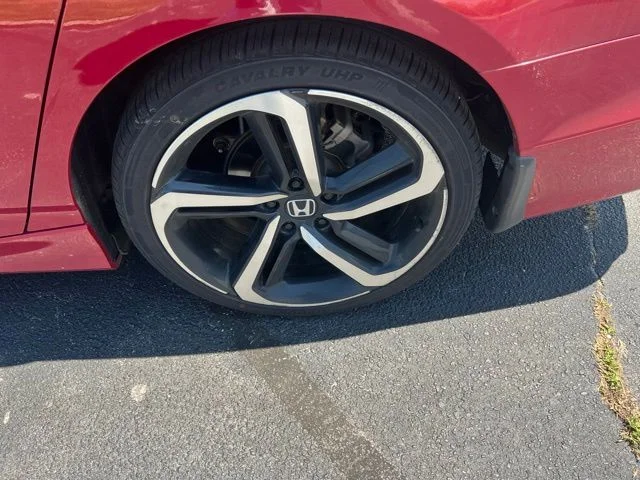 Used 2019  Honda Sport image 15