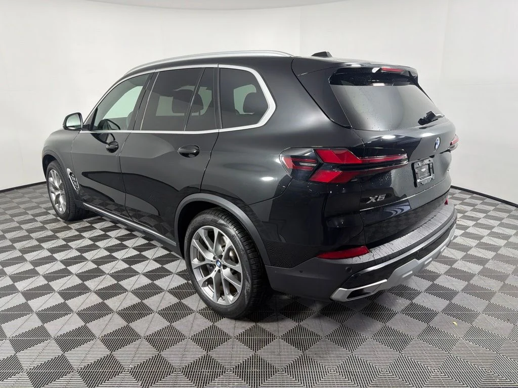 Certified Used 2024 Black Sapphire Metallic BMW xDrive40i image 7