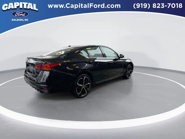 Used 2025 Black Nissan 2.5 SR image 8