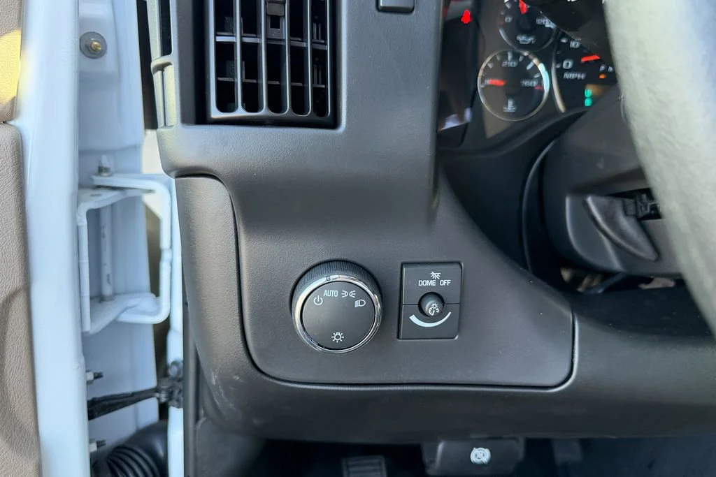 New 2026 Summit White GMC Work Van image 15