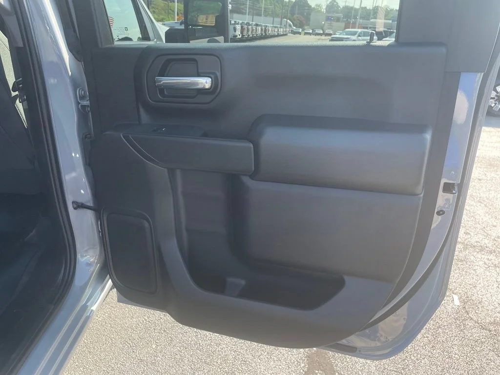 Used 2025 Slate Gray Metallic Chevrolet Custom image 16