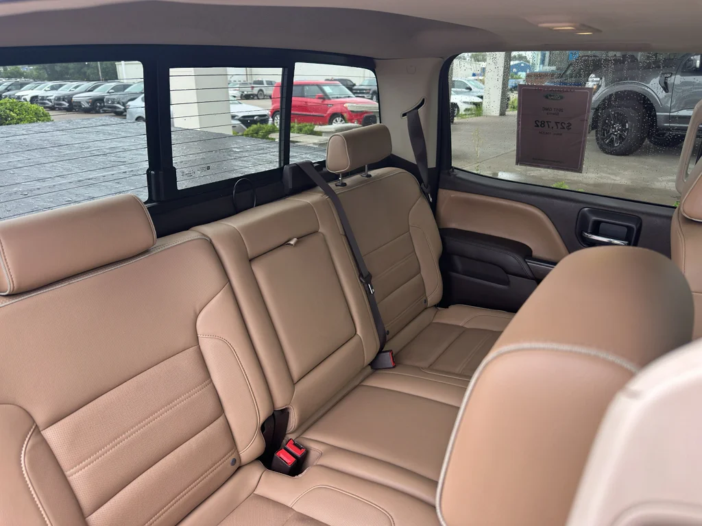 Used 2017 Onyx Black GMC Denali image 39