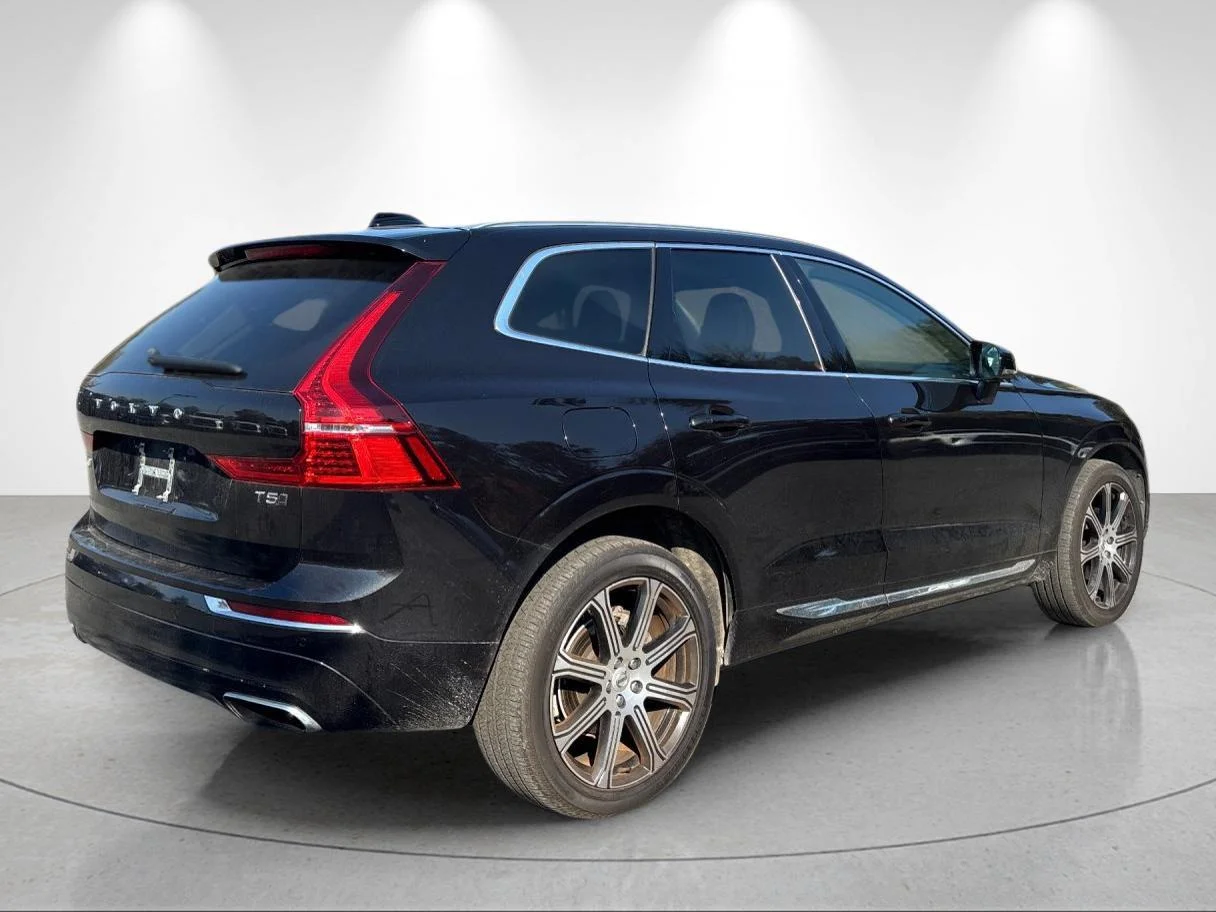 Used 2021 Onyx Black Metallic Volvo Inscription image 5