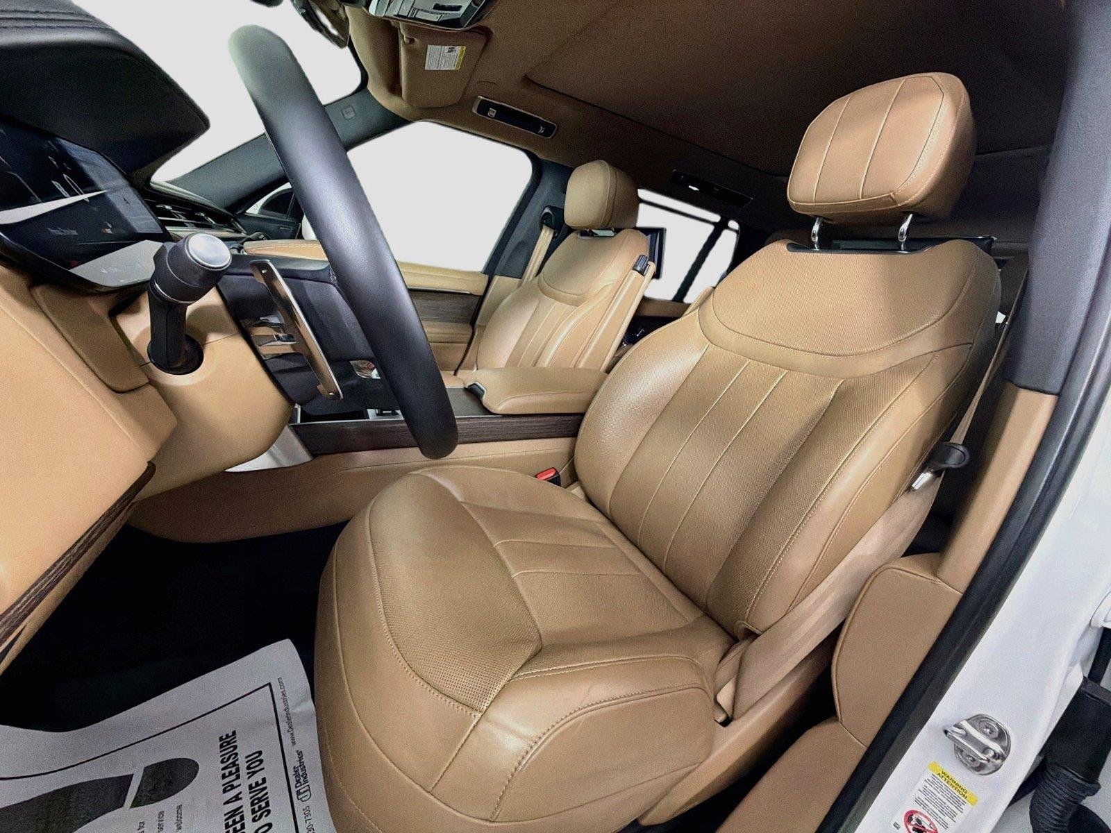 Used 2024 Fuji White Land Rover P530 SE LWB 7 SEATS image 21