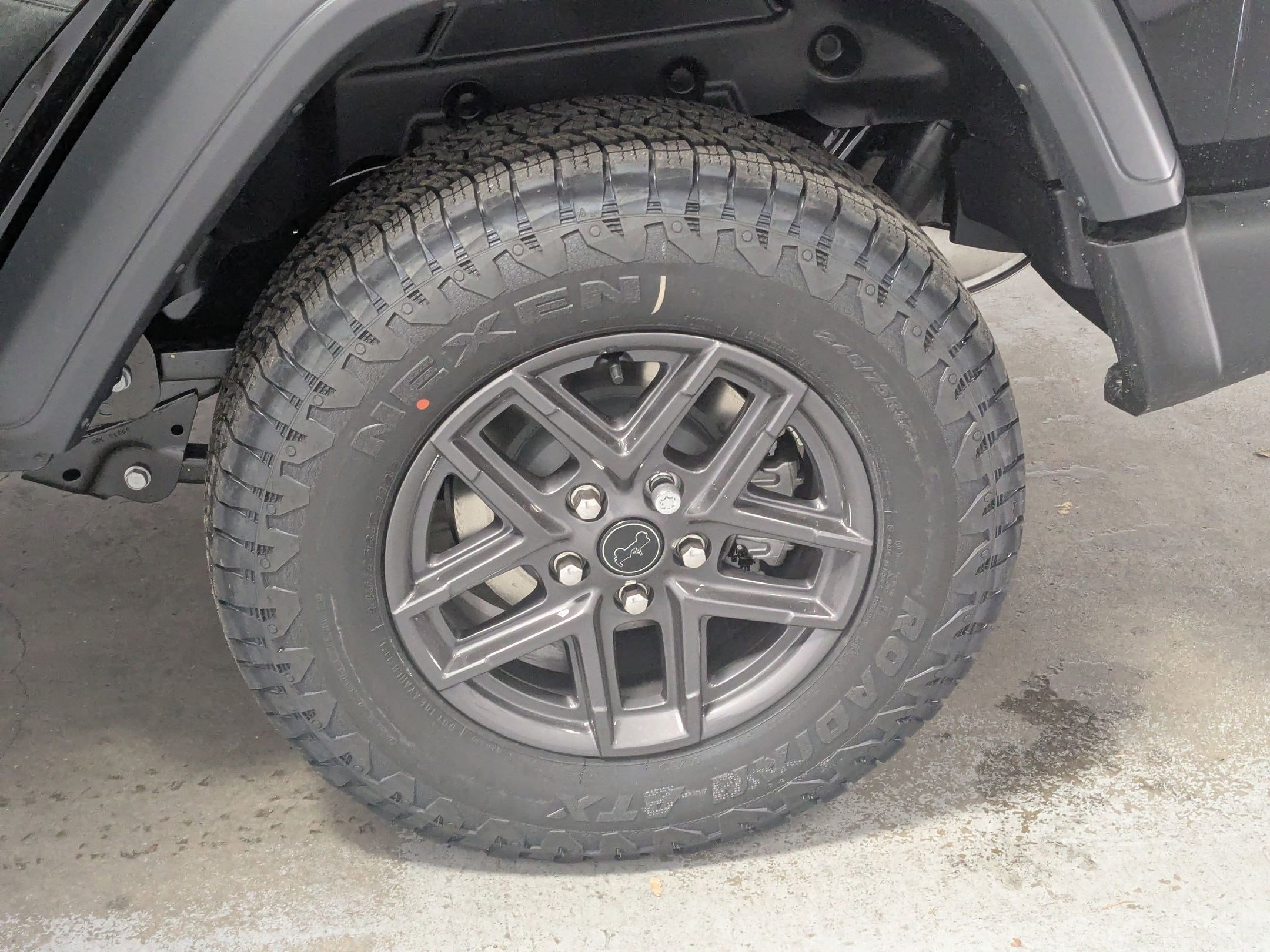 New 2026 Black Clear-Coat Exterior Paint Jeep Sport S image 17