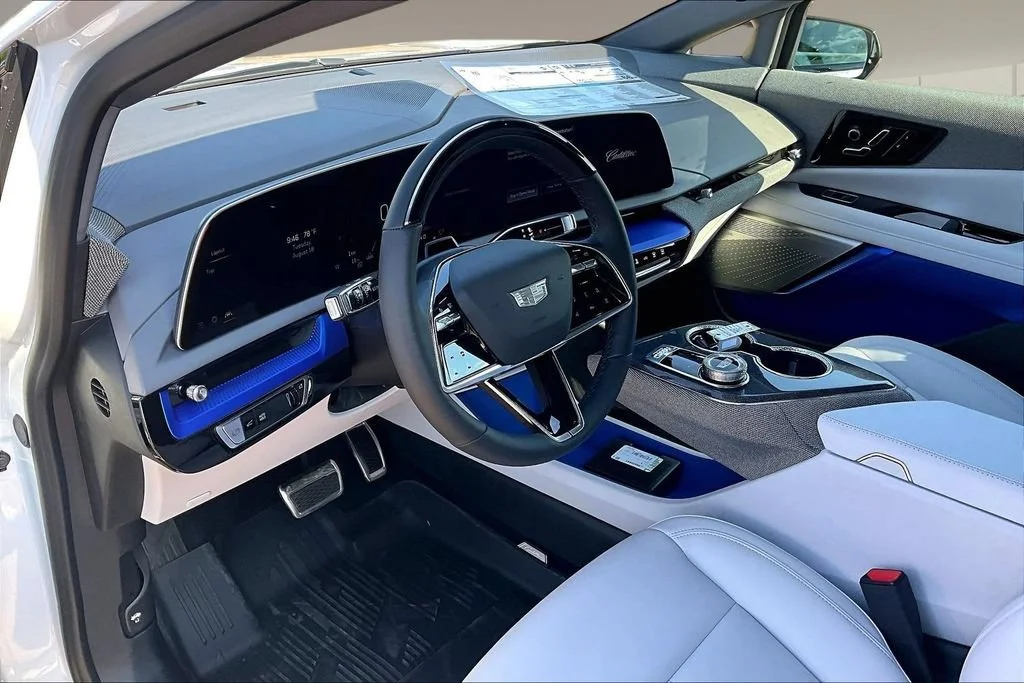 New 2027 Vibrant White Tricoat Cadillac Sport image 6