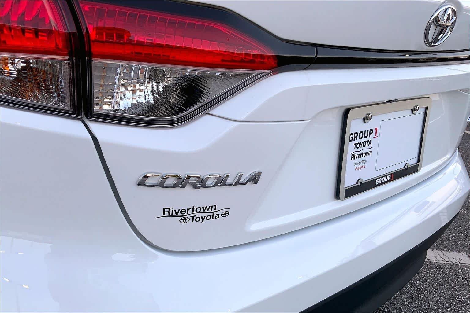 Used 2026 Ice Cap Toyota LE image 28