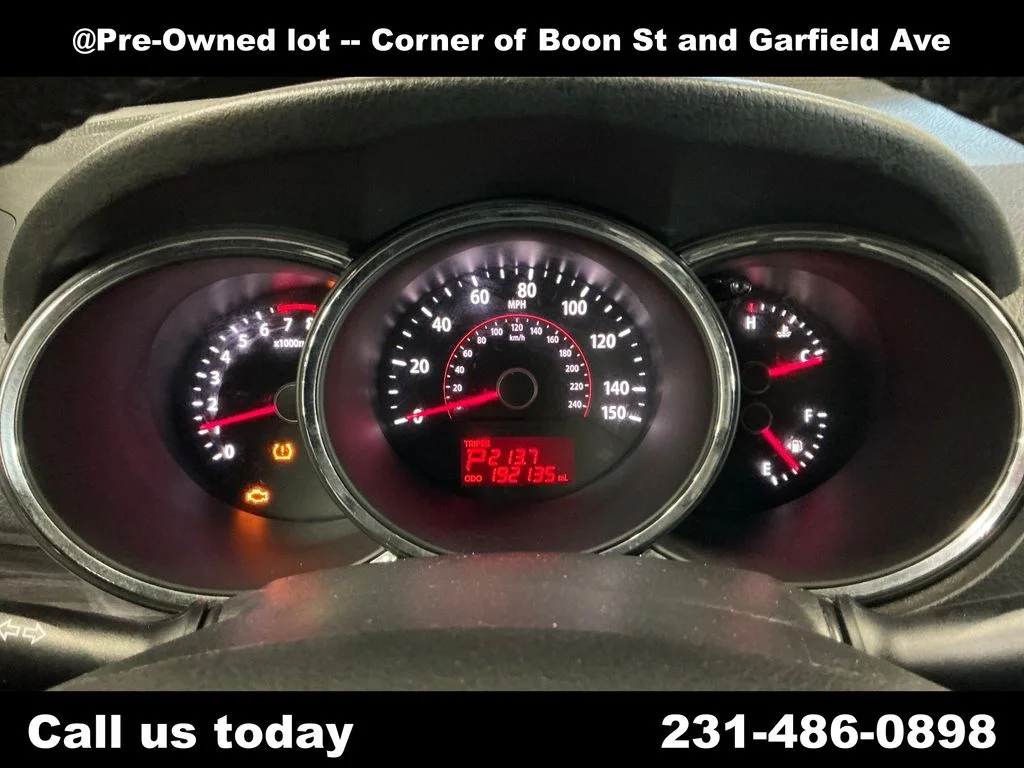 Used 2011 Silver Kia EX image 23