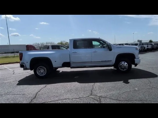 New 2026 Polar White Tricoat Chevrolet High Country DRW image 33
