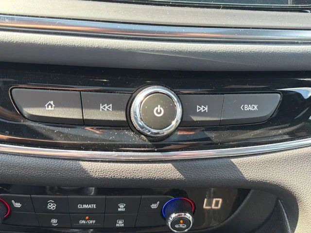 Used 2023  Buick Essence image 42