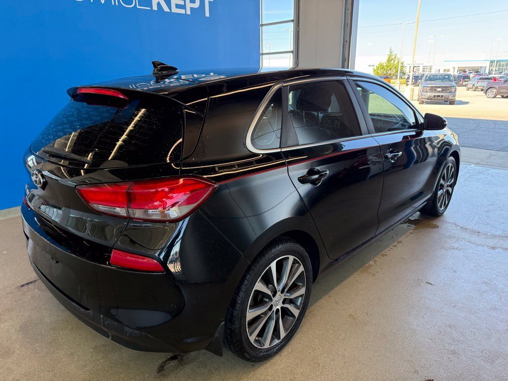Used 2018 Black Hyundai Base image 6