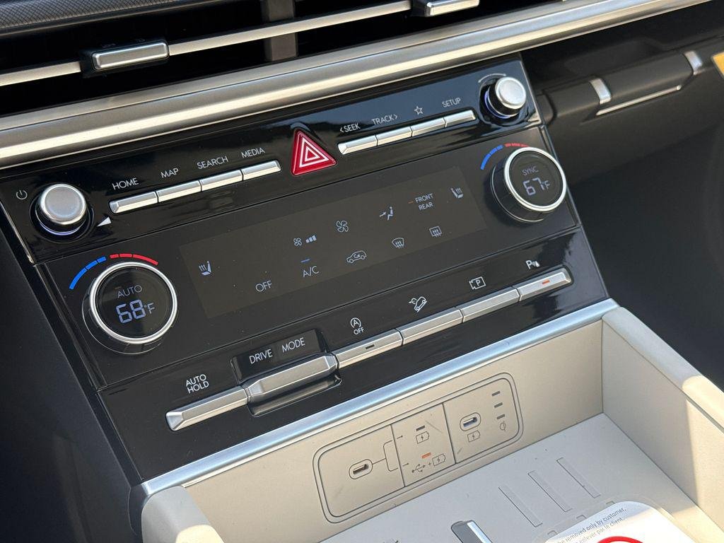 New 2026 White Hyundai SEL FWD image 26