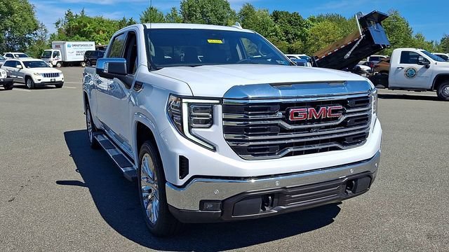 New 2026 Glacier White Tricoat GMC SLT image 4