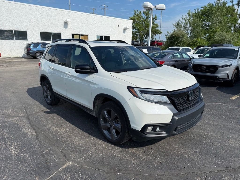 Certified Used 2019 White Diamond Pearl Honda Touring image 4