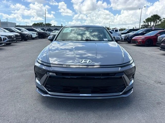 Used 2025 Blue Hyundai SEL image 8