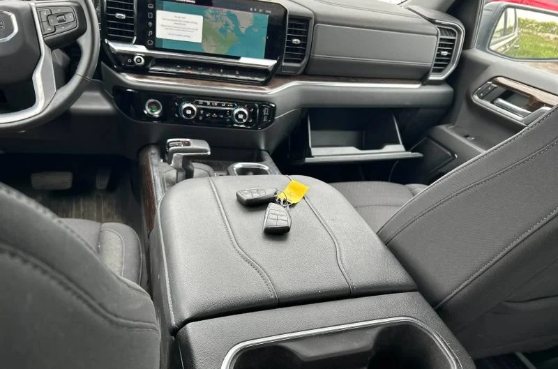 Used 2023 Onyx Black GMC Elevation image 6