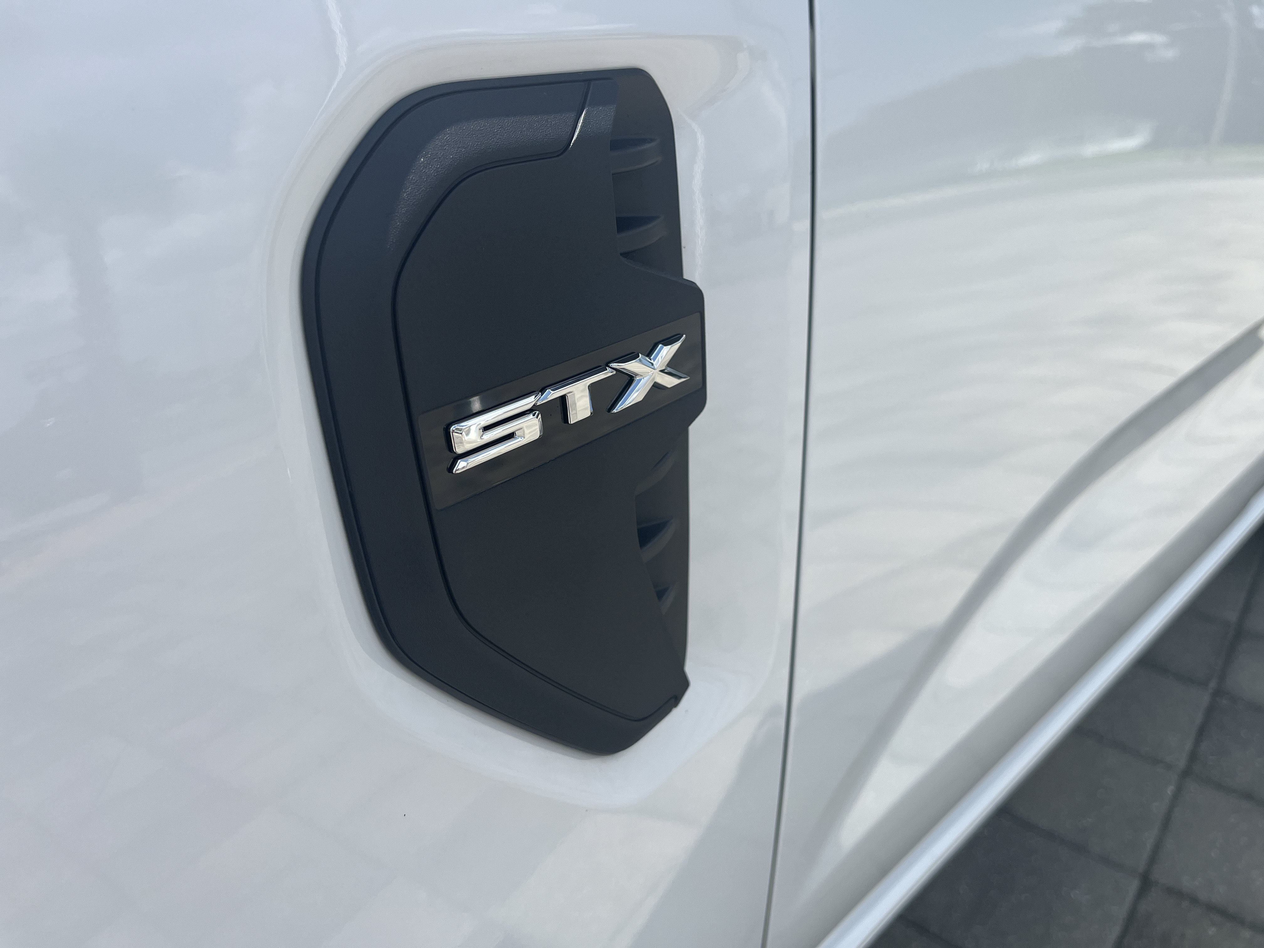 New 2026 Oxford White Ford XL image 10