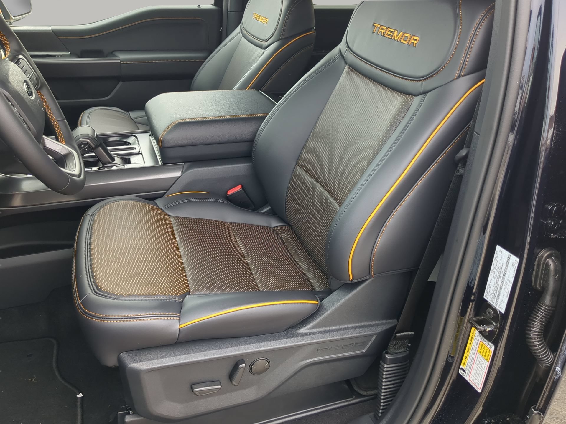 New 2026 Agate Black Metallic Ford Tremor® image 54