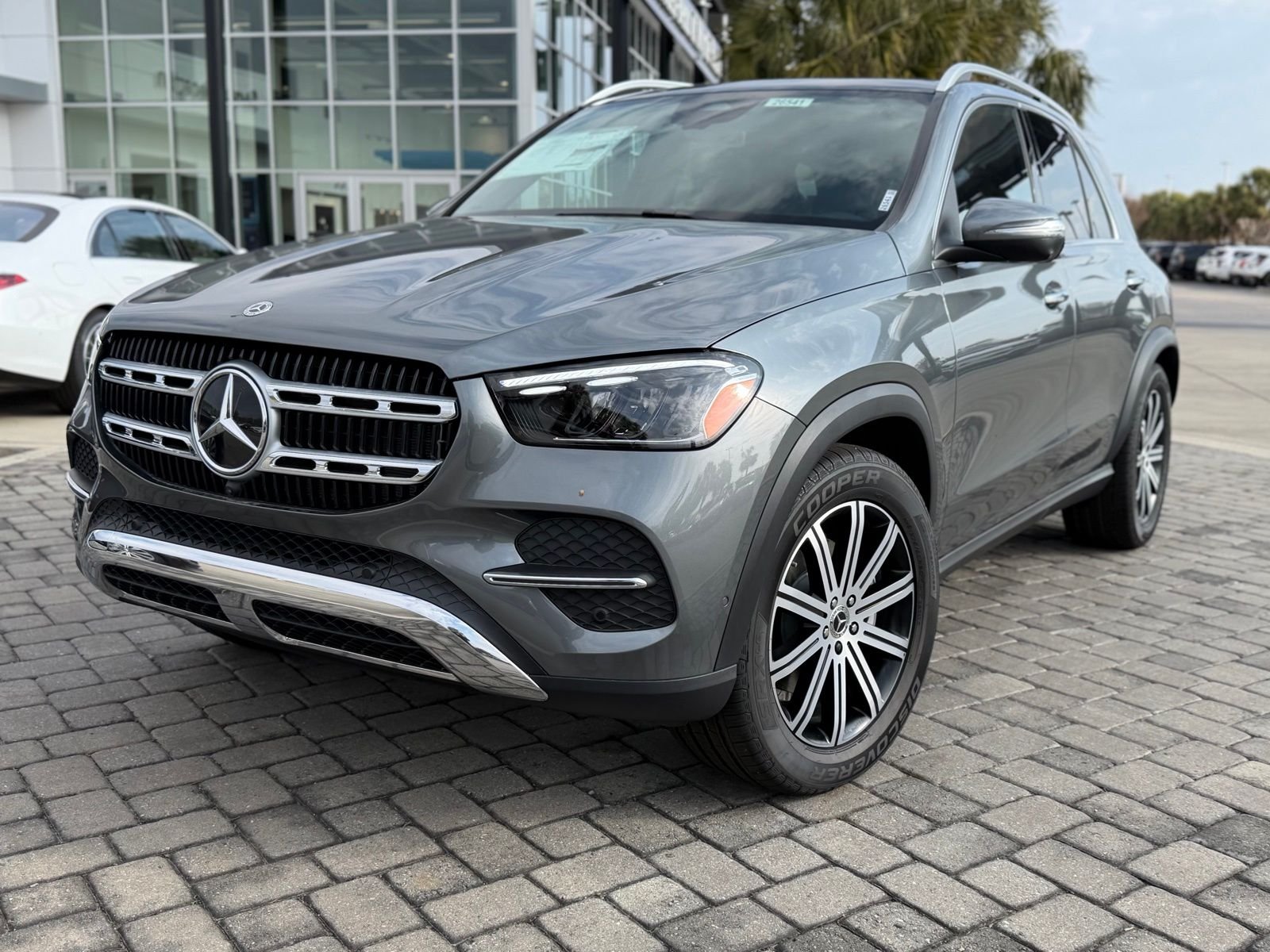 New 2026 Selenite Gray Metallic Mercedes-Benz GLE 350 image 1