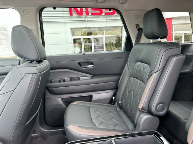 2026 Nissan Pathfinder Platinum - Photo 17