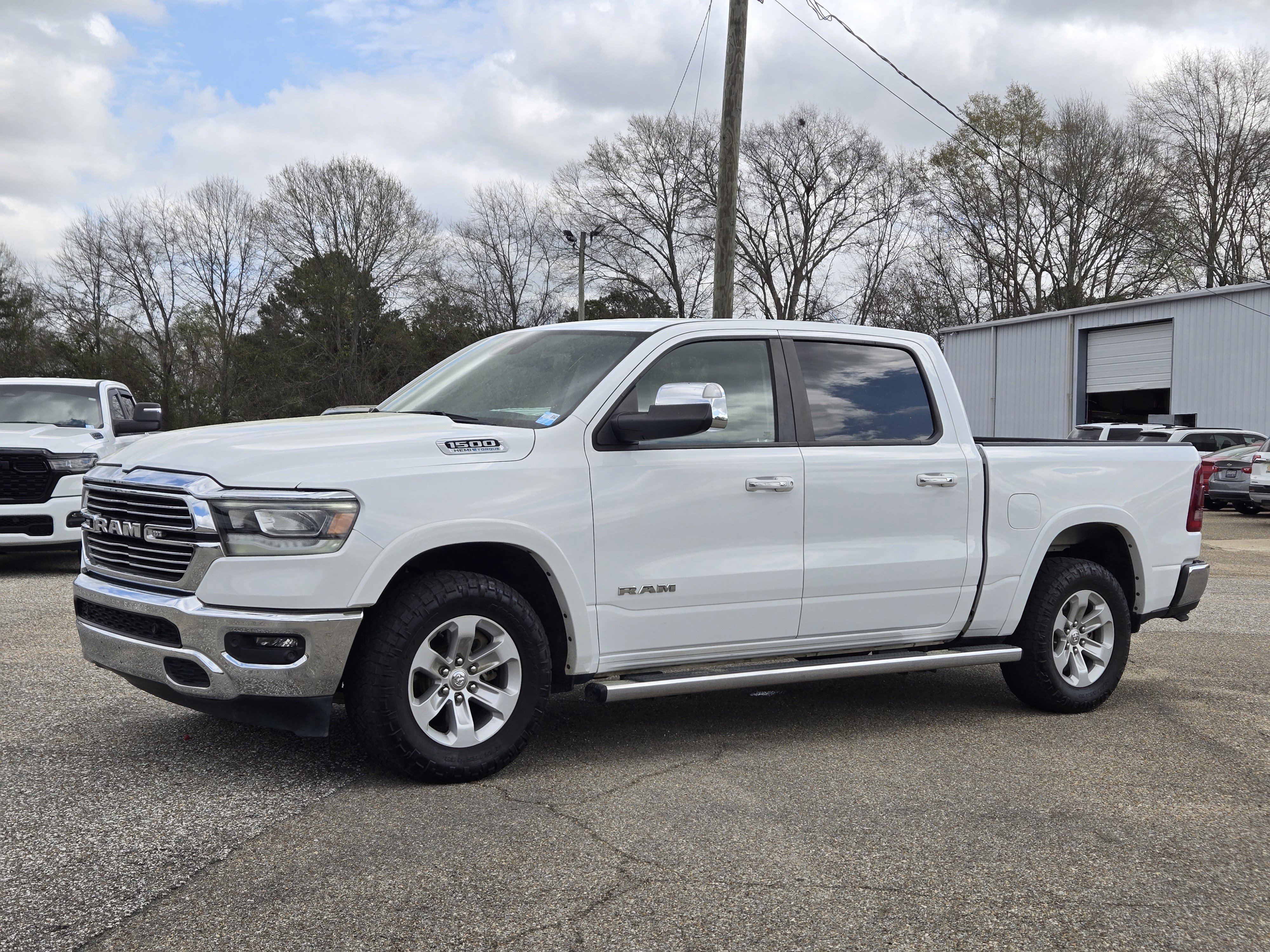 2022 RAM 1500 Laramie 4x4 Crew Cab 5'7's photo