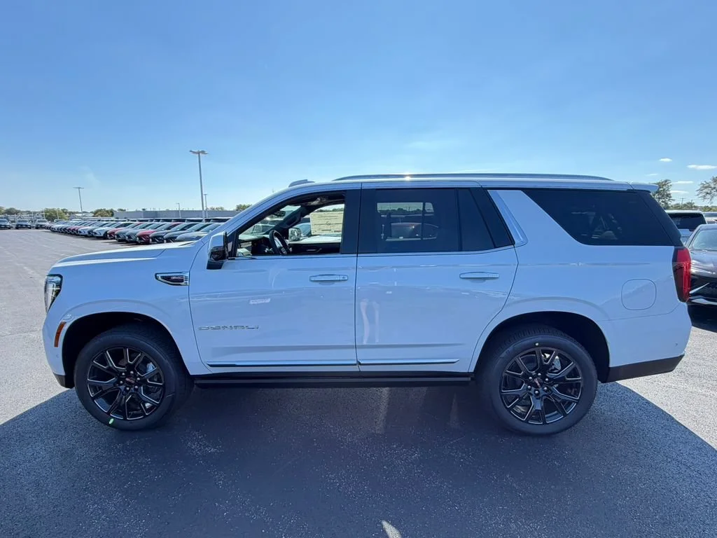 2026 GMC Yukon Denali - Photo 9