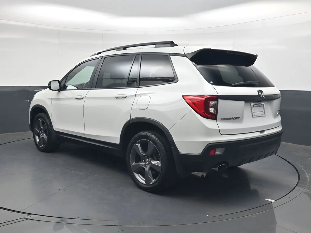 Used 2020 Platinum White Pearl Honda Touring image 6
