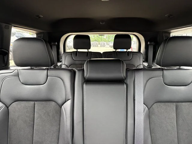 New 2026 Diamond Black Crystal Pearlcoat Jeep Altitude image 16
