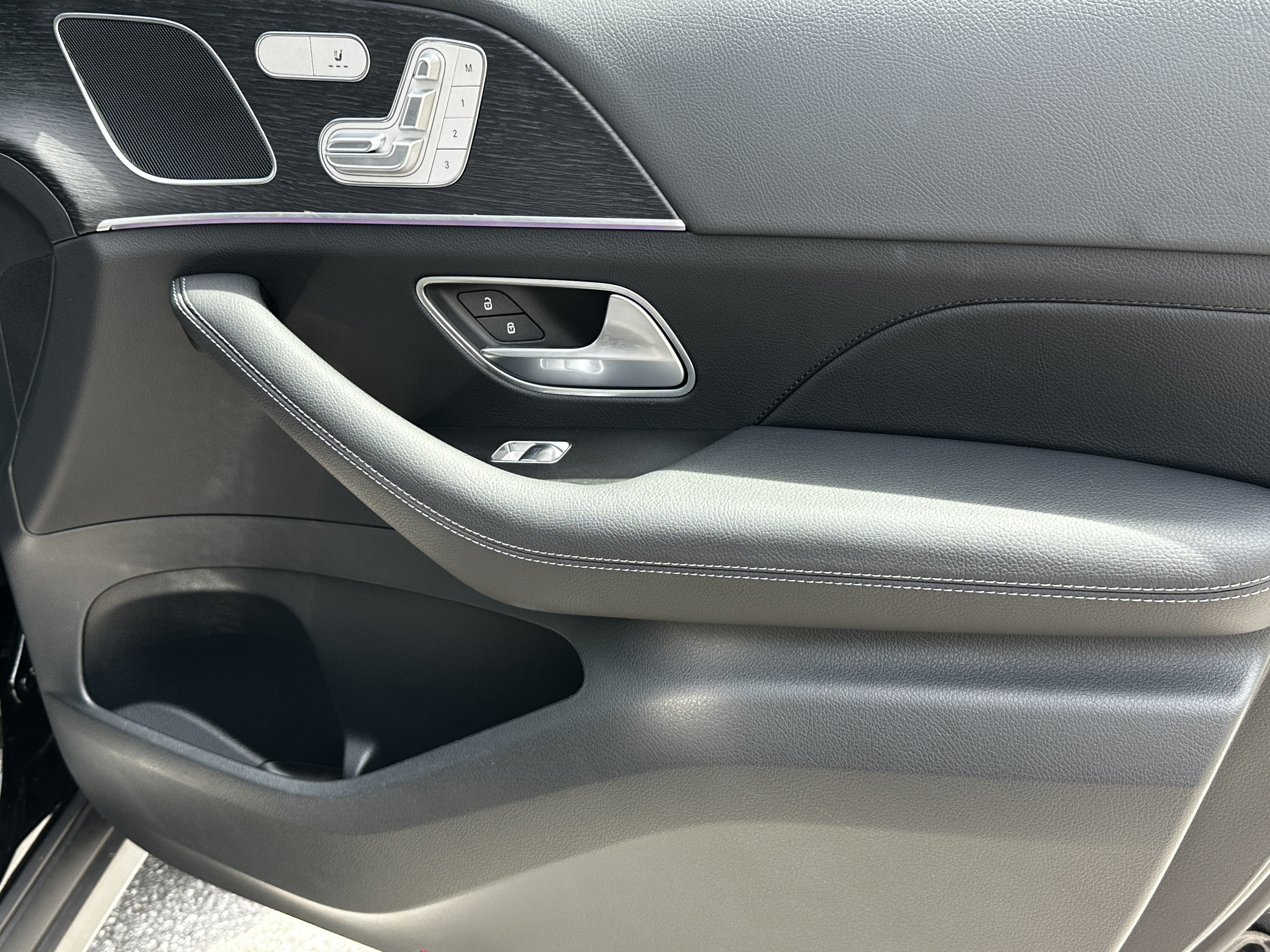 Certified Used 2026 Black Mercedes-Benz GLE 350 image 16