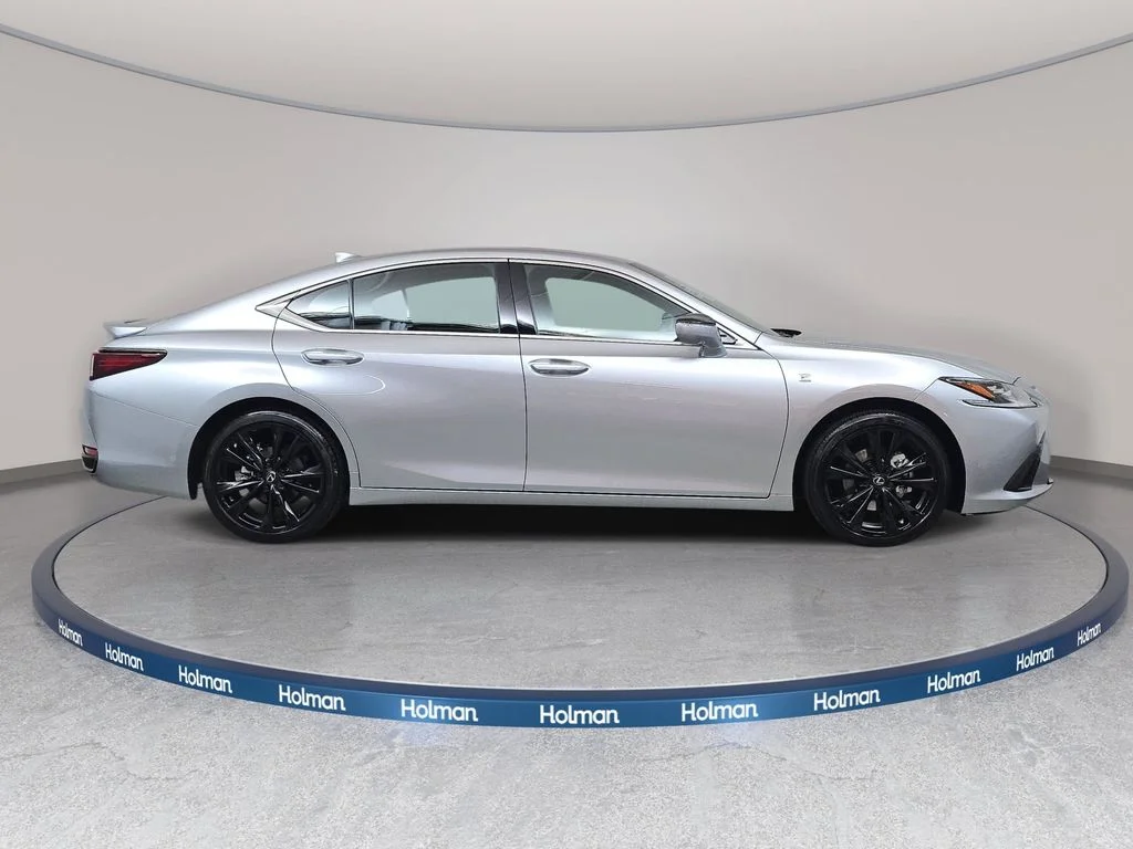 Used 2024 IRIDIUM Lexus 300h F SPORT Handling image 5