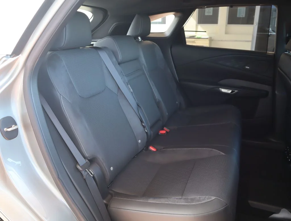 Used 2024 White Lexus 450h+ Luxury image 33