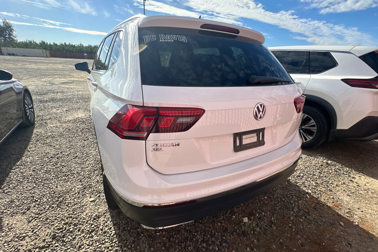 Used 2018 White Volkswagen SEL Premium image 6