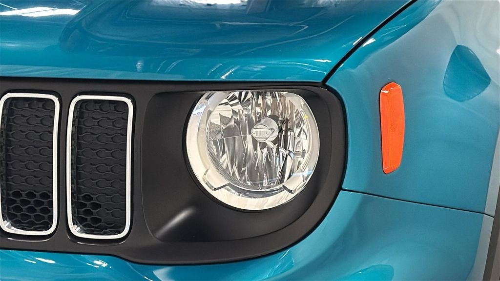 Used 2019 Green Jeep Latitude image 15