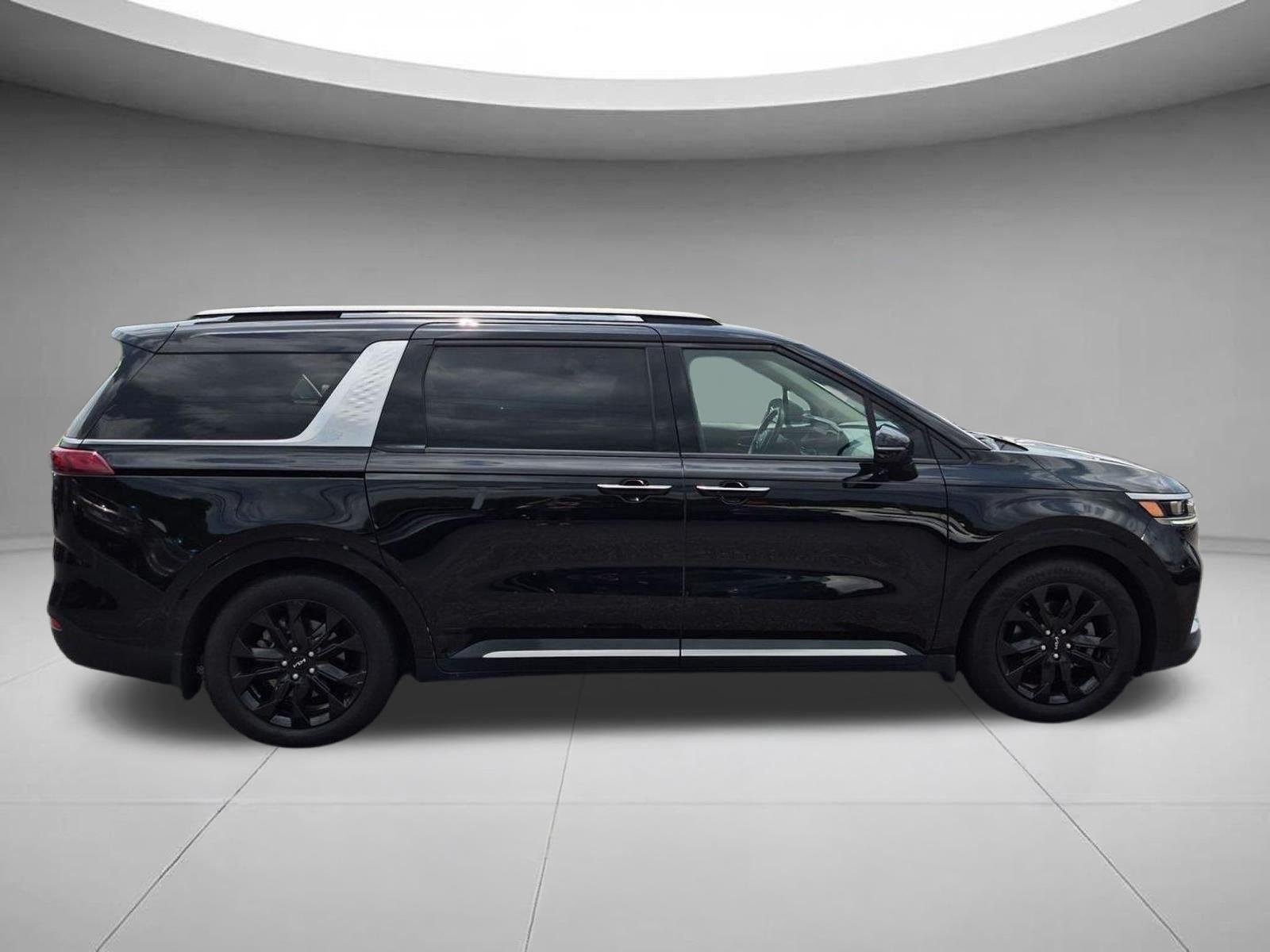 Used 2024 Aurora Black Pearl Kia SX Prestige image 3