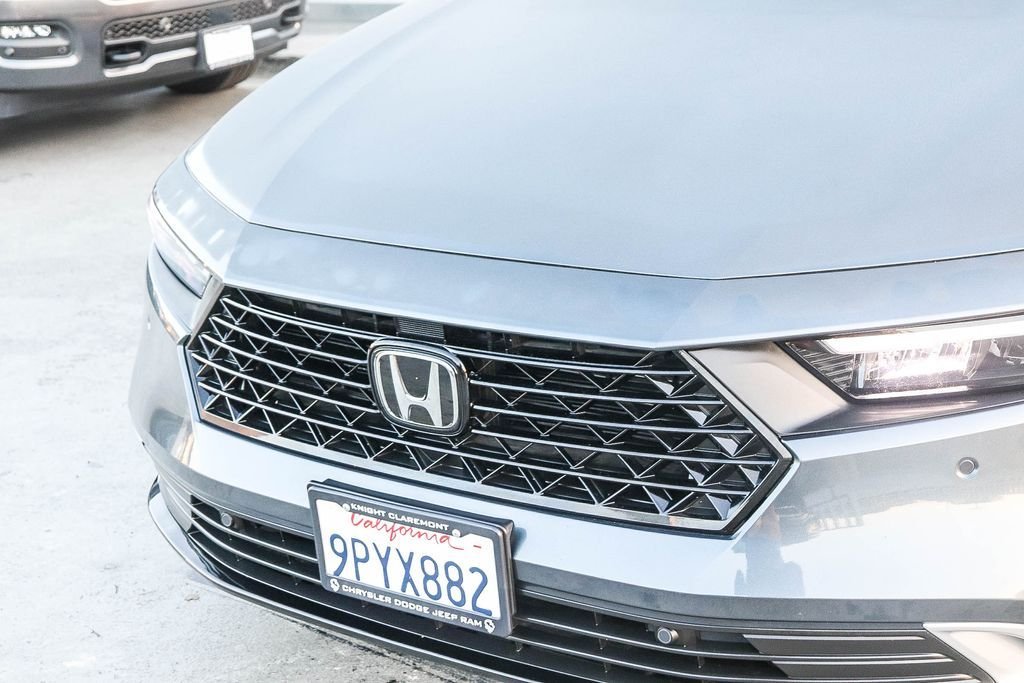 Used 2025 Meteorite Gray Metallic Honda Touring image 6