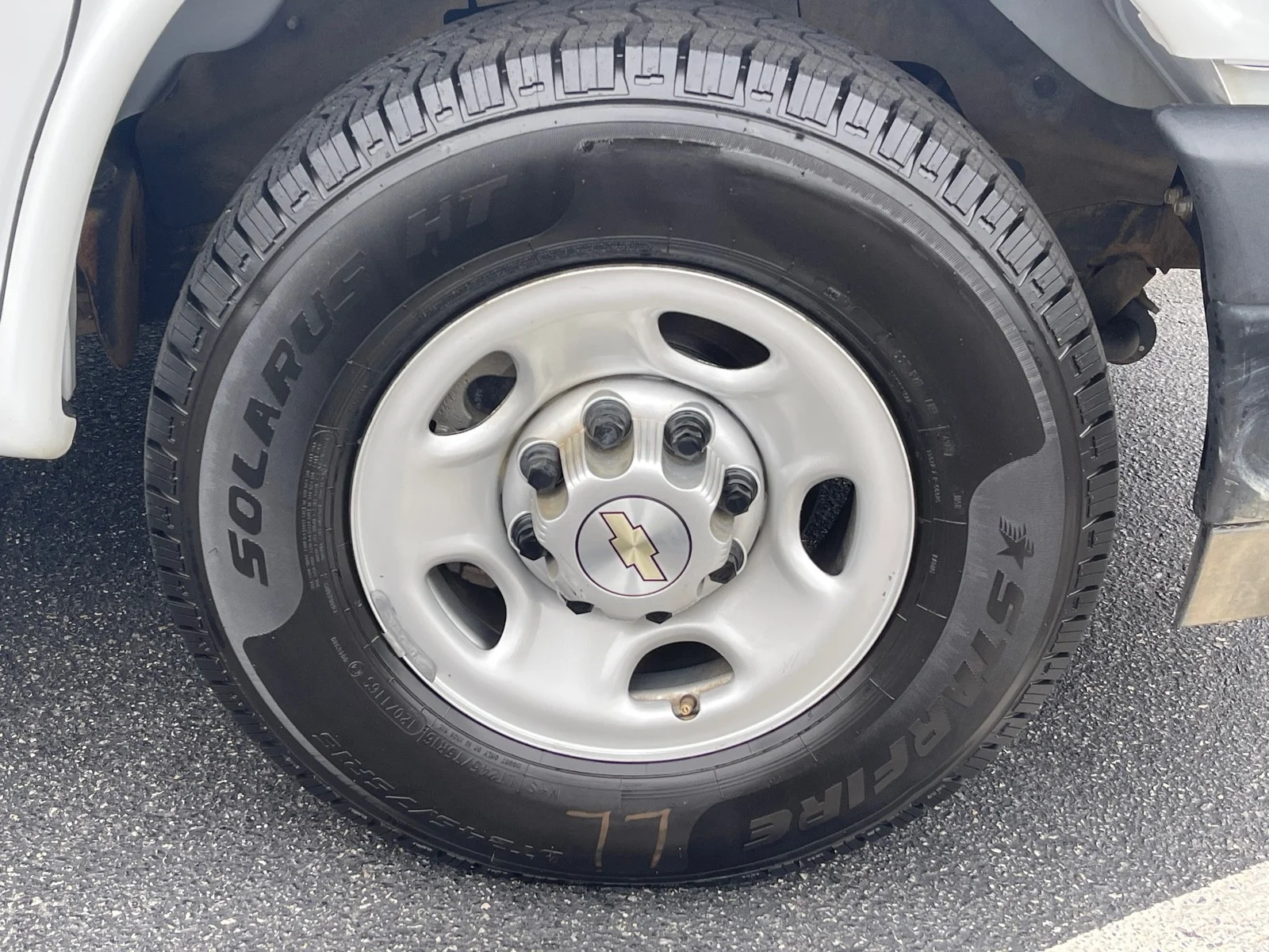 2023 Chevrolet Express Passenger LS - Photo 41