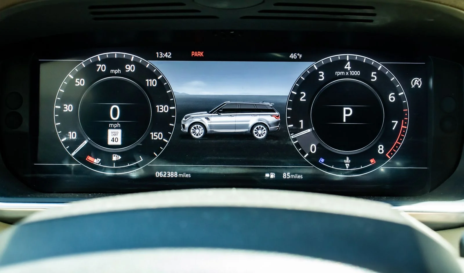 Used 2019 White Land Rover HSE image 18