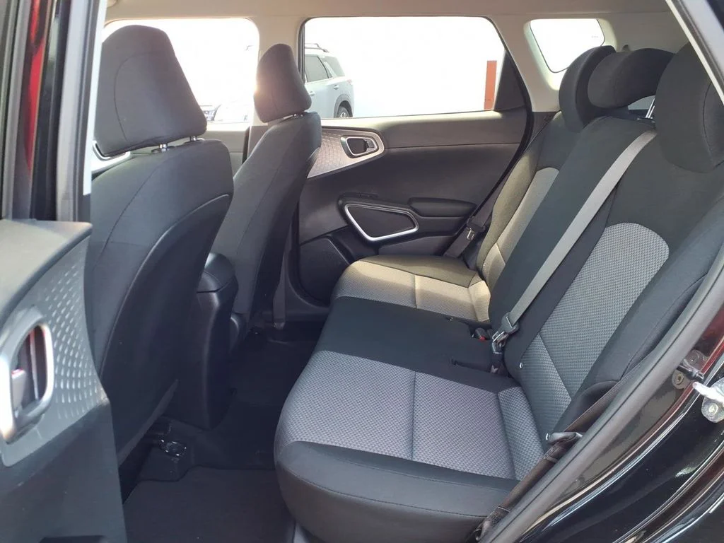 2024 Kia Soul LX - Photo 28